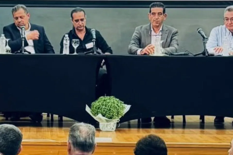 Πάνελ ομιλητών στην περιφερειακή ημερίδα για την ΚΑΠ στη Λαμία